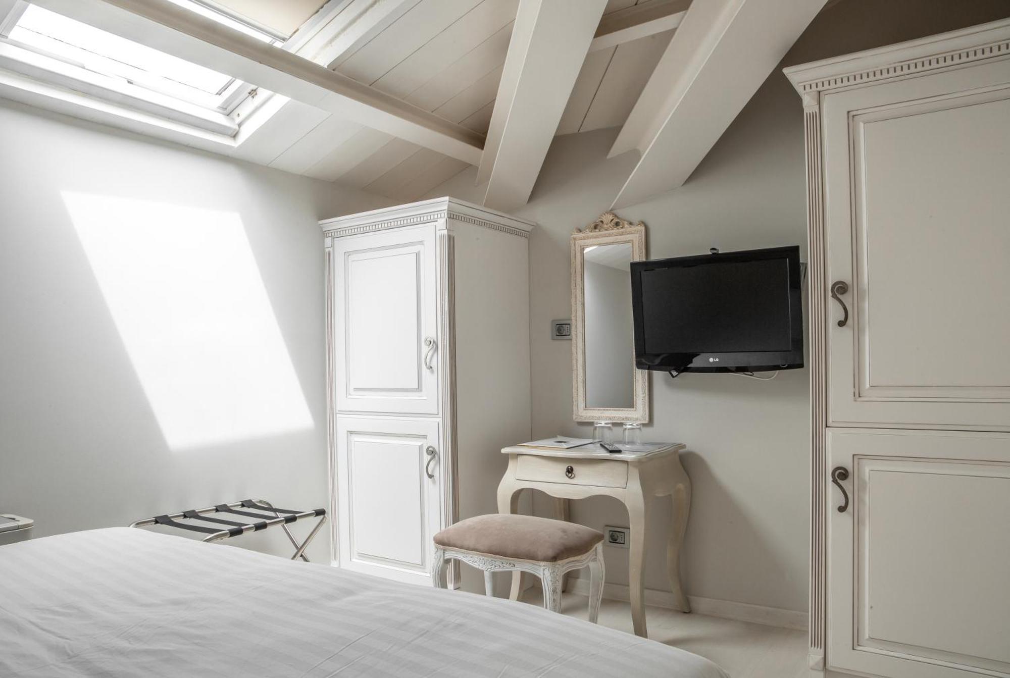 Micra Anglia Boutique Hotel & Spa Ándros Eksteriør bilde