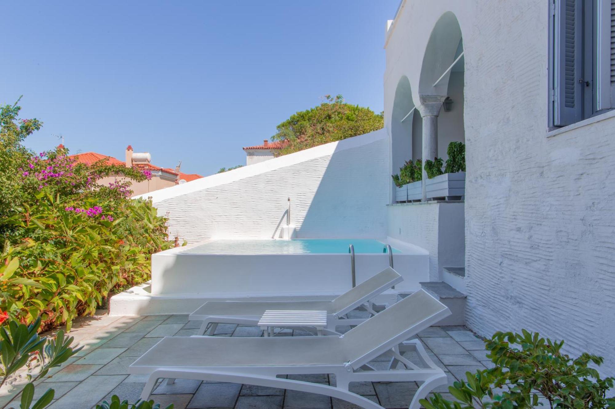 Micra Anglia Boutique Hotel & Spa Ándros Eksteriør bilde